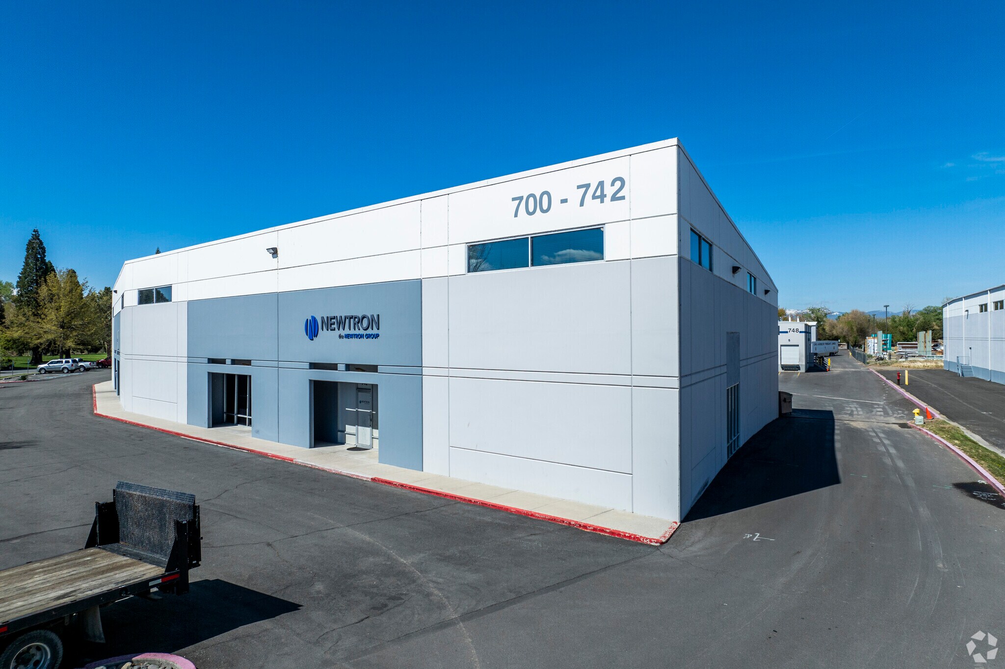 700-742 Spice Islands Dr, Sparks, NV for lease Building Photo- Image 1 of 6
