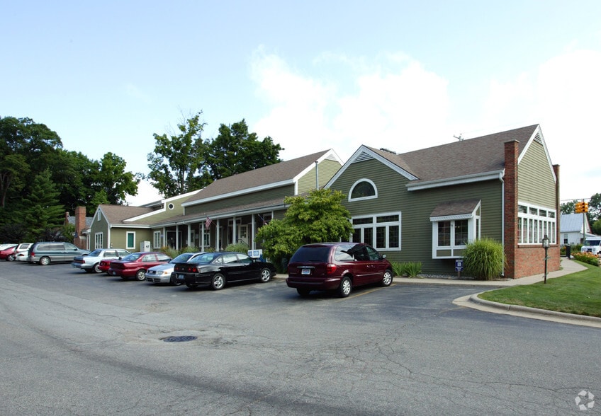 6886 Cascade Rd SE, Grand Rapids, MI for lease - Building Photo - Image 2 of 5