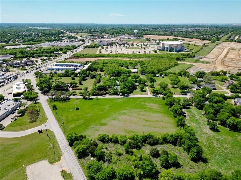 Russell Ln, Mansfield, TX à vendre - Aérien - Image 2 de 17