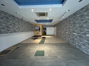 3 Central Park Rd, London for lease Interior Photo- Image 2 of 7