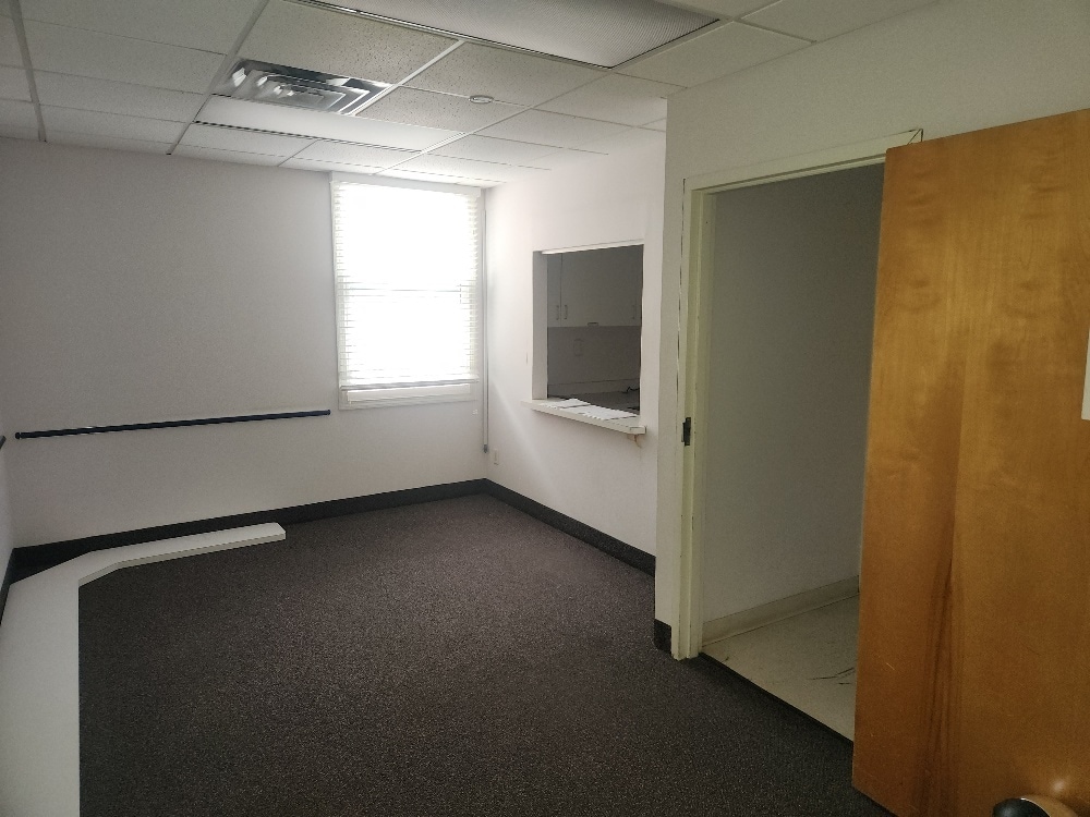 385 Main St, West Haven, CT for lease Interior Photo- Image 1 of 7