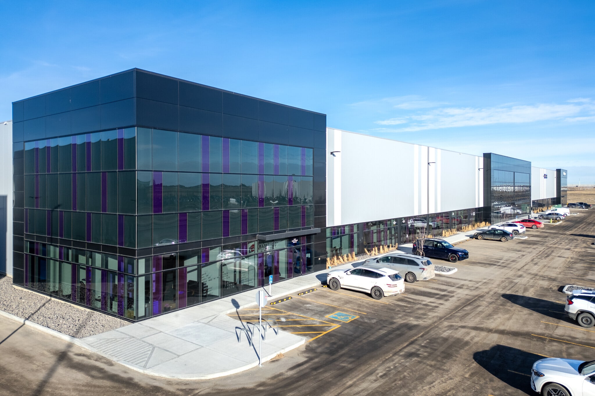 11555 Barlow Trl NE, Calgary, AB for lease Primary Photo- Image 1 of 5