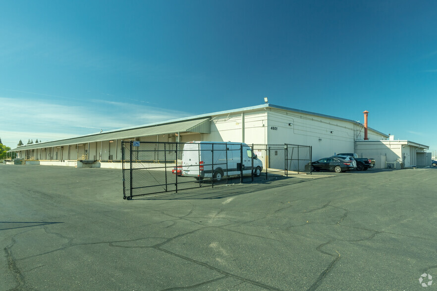 4601 Lang Ave, Mcclellan, CA for lease - Primary Photo - Image 1 of 7