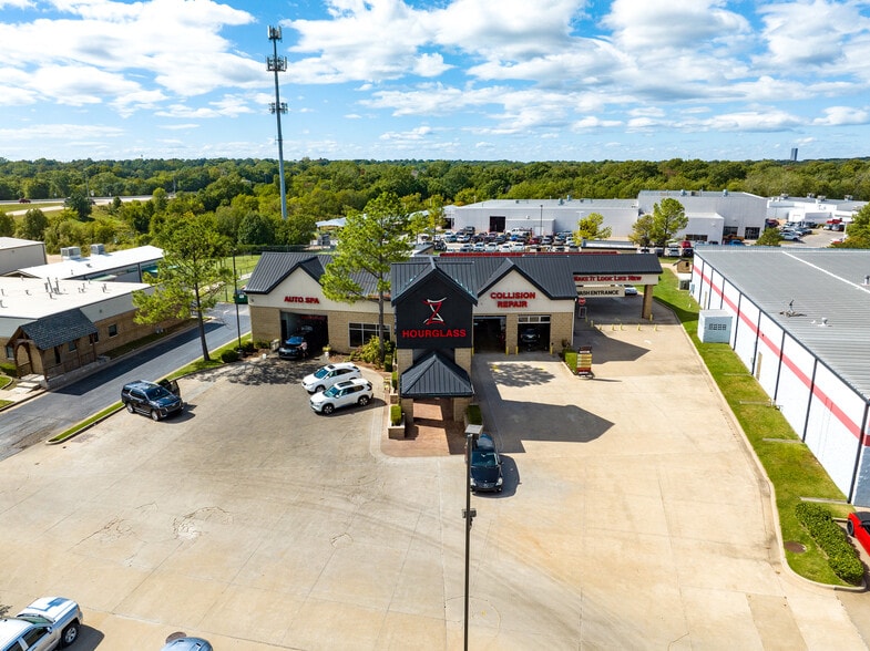 9330 S Memorial Dr, Tulsa, OK à vendre - Photo du bâtiment - Image 2 de 10