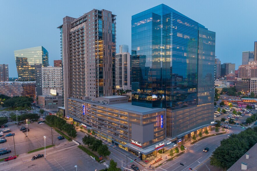 2301 North Akard Street St, Dallas, TX à louer - Photo du bâtiment - Image 2 de 5