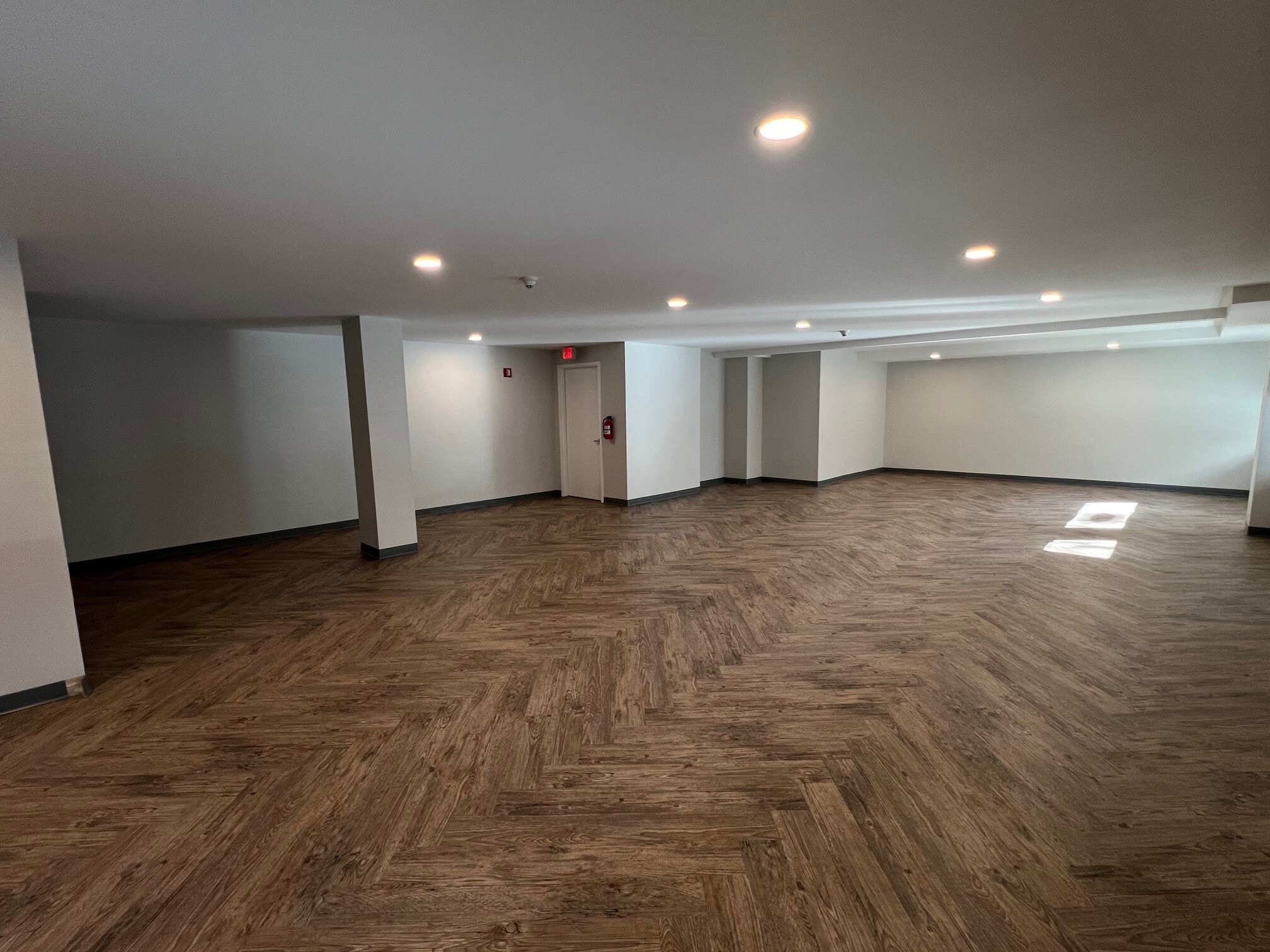 170 Hamilton Ave, White Plains, NY for lease Interior Photo- Image 1 of 5