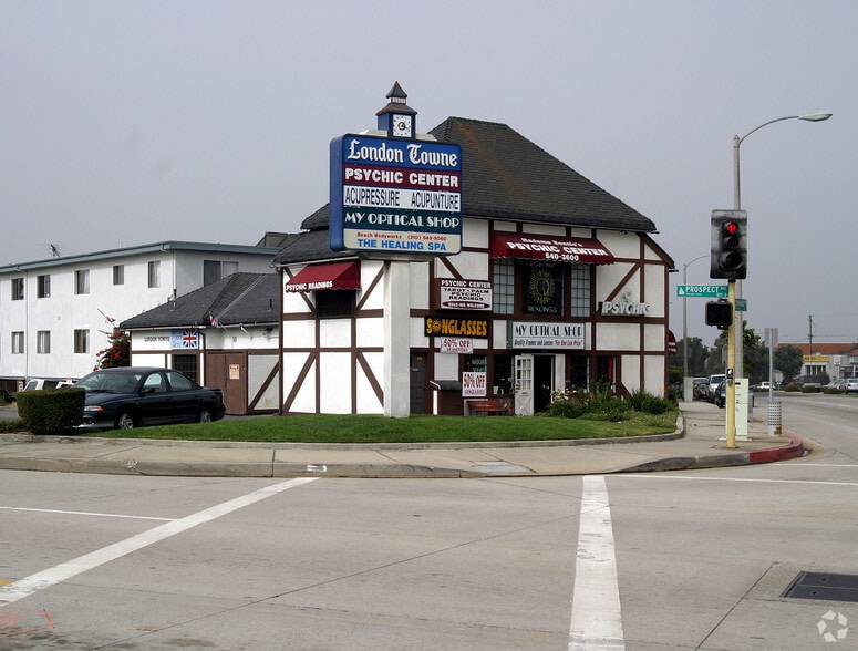 910 Torrance Blvd, Redondo Beach, CA à vendre - Photo du bâtiment - Image 1 de 12