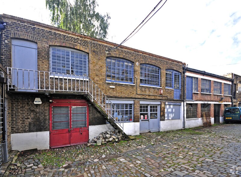 16-33 Rheidol Mews, Londres à vendre - Photo du bâtiment - Image 2 de 4