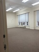 303-305 Fifth Ave, New York, NY for lease Interior Photo- Image 1 of 4