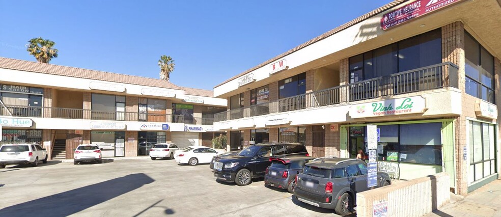 18625 Sherman Way, Reseda, CA for lease - Building Photo - Image 1 of 4