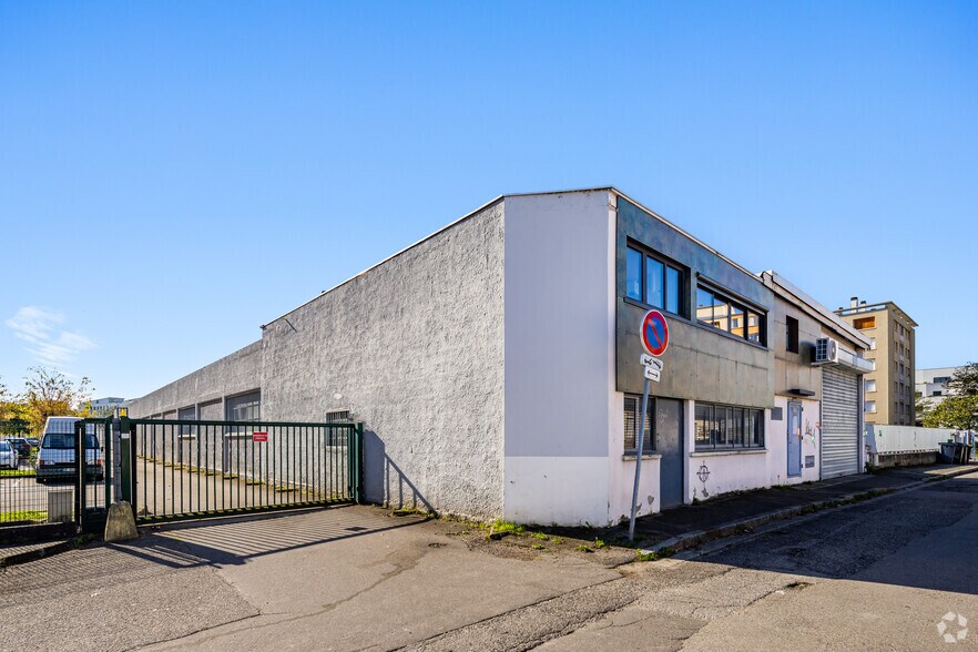 21 Bis Impasse Frédéric Fays, Villeurbanne for sale - Building Photo - Image 2 of 2