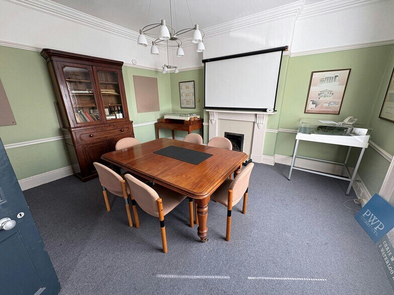 61 South St, Havant à vendre - Photo du bâtiment - Image 2 de 13