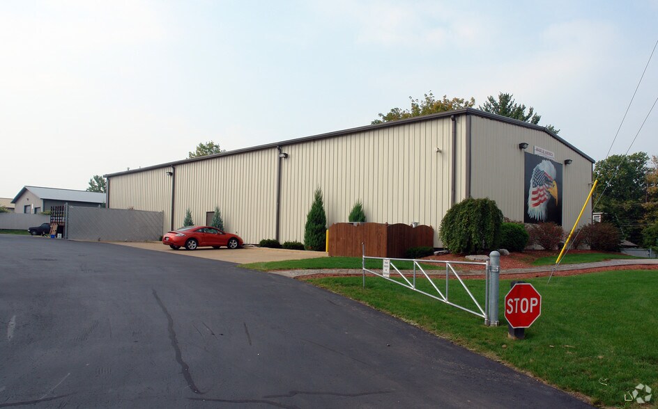 335 Commerce Blvd, Liverpool, NY for sale - Building Photo - Image 2 of 26