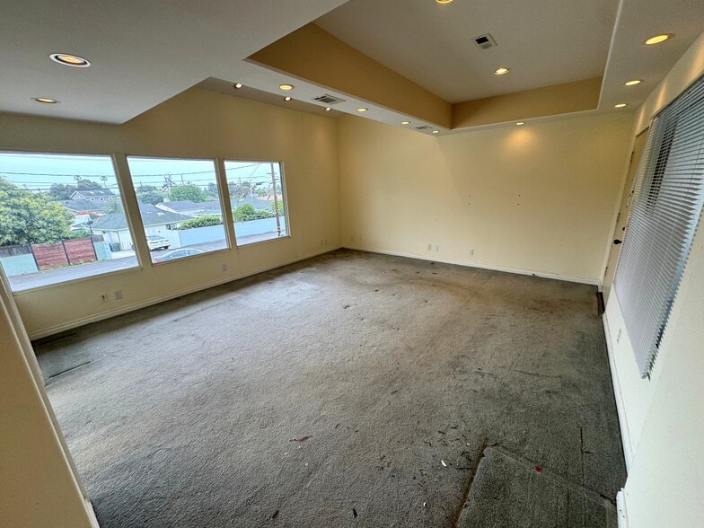 2350 E Main St, Ventura, CA for lease - Interior Photo - Image 3 of 14