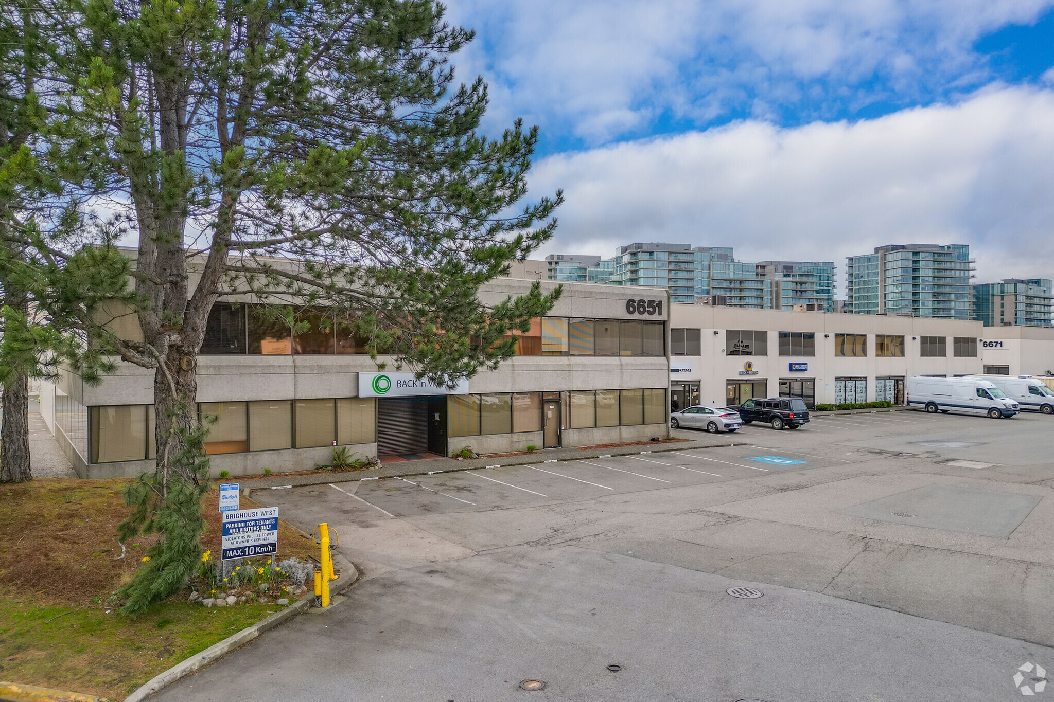 6651-6671 Elmbridge Way, Richmond, BC à louer Photo principale- Image 1 de 7