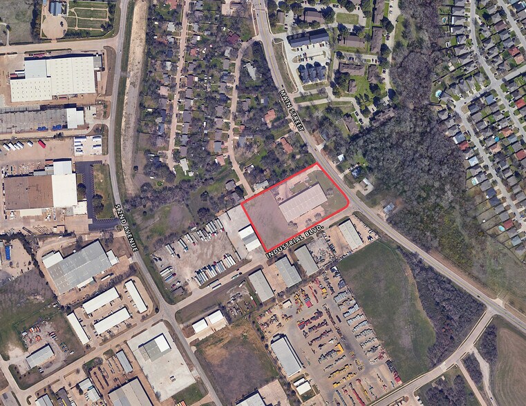 300 Industrial Blvd, Mansfield, TX à louer - Photo du bâtiment - Image 3 de 9