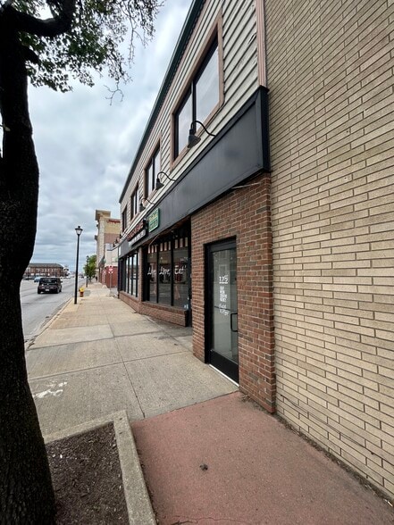 22266 Michigan Ave, Dearborn, MI for lease - Building Photo - Image 2 of 31