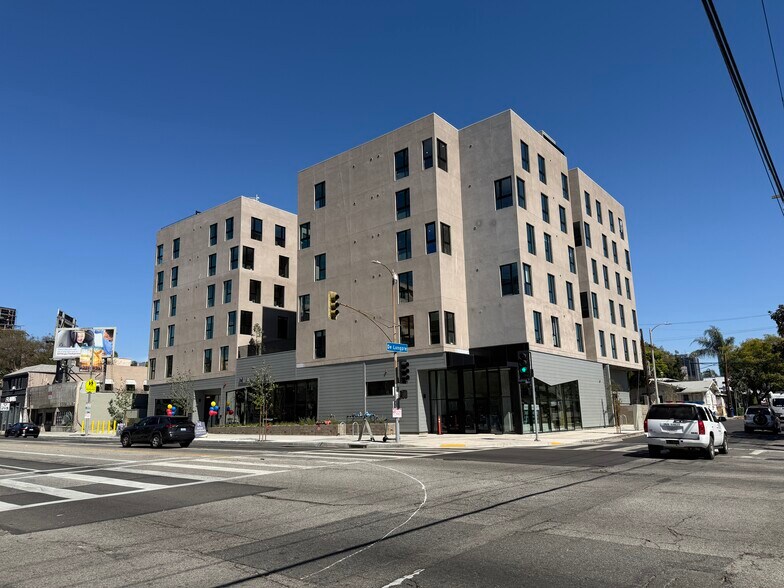 1410 N Highland Ave, Los Angeles, CA à louer - Photo du bâtiment - Image 2 de 6