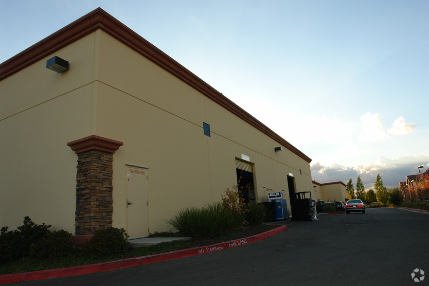 9001 Foothills Blvd, Roseville, CA for lease - Building Photo - Image 3 of 11