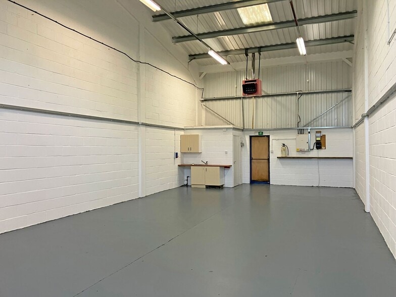 Brambleside, Uckfield for lease - Interior Photo - Image 2 of 3