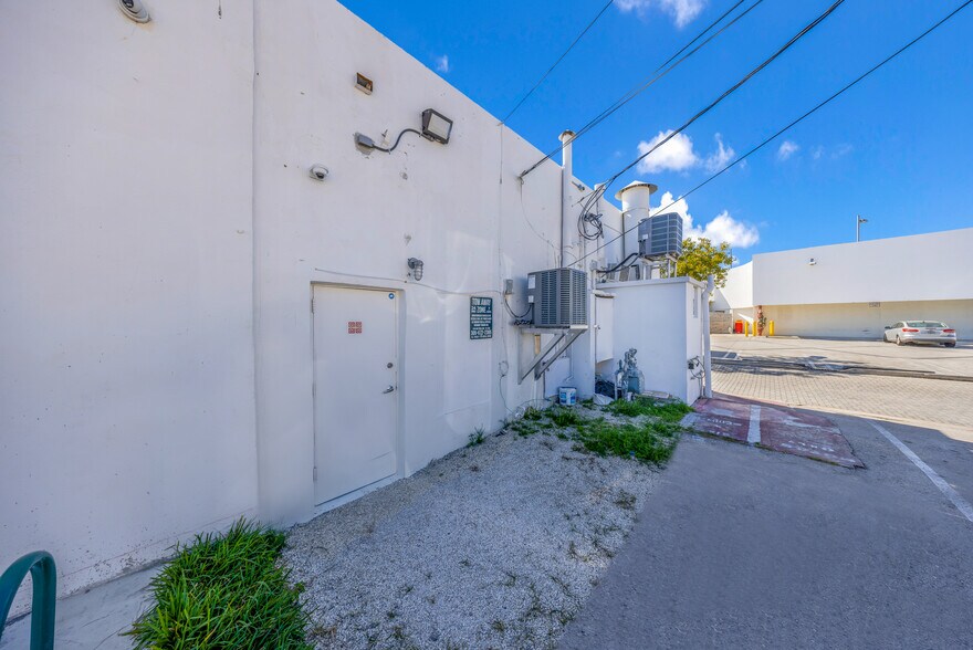 1975-1977 71st St, Miami Beach, FL à louer - Photo du bâtiment - Image 3 de 16