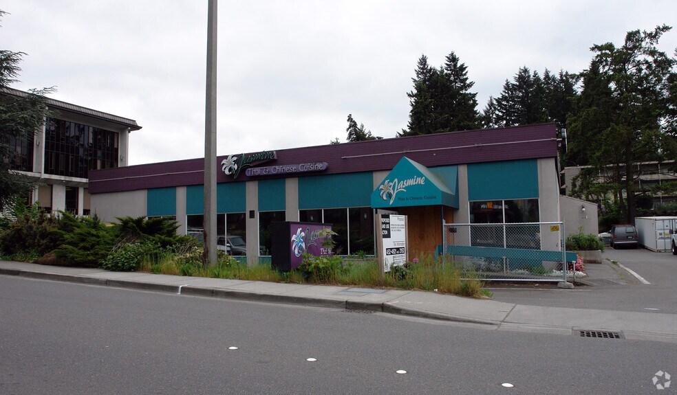 10713 Main St, Bellevue, WA à vendre - Photo du bâtiment - Image 2 de 6