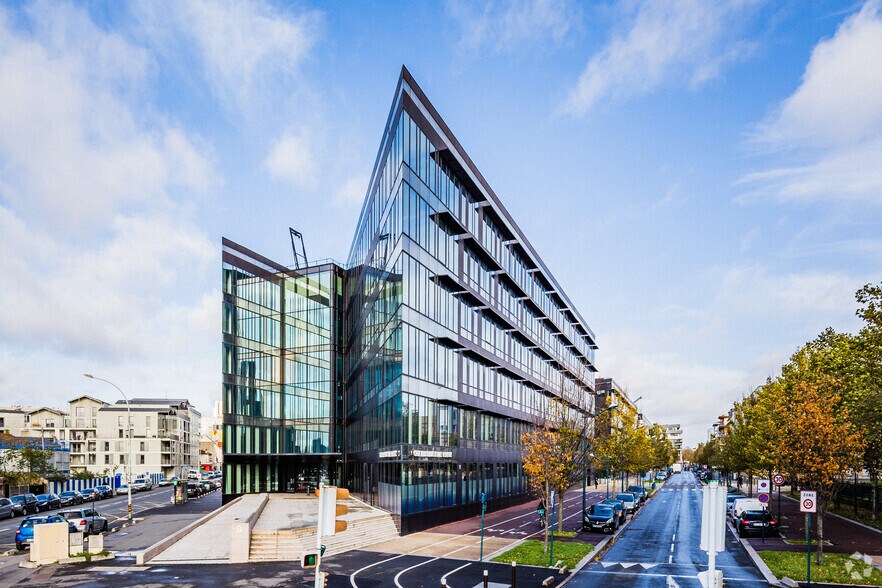 9 Rue Henri Barbusse, Gennevilliers, Gennevilliers à louer - Photo du bâtiment - Image 2 de 3