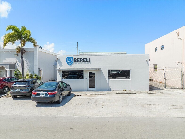 2027 Thomas St, Hollywood, FL for sale - Primary Photo - Image 1 of 1