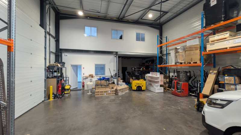 381 Rue De L'Aeropostale, Colombier-Saugnieu for lease - Building Photo - Image 2 of 13