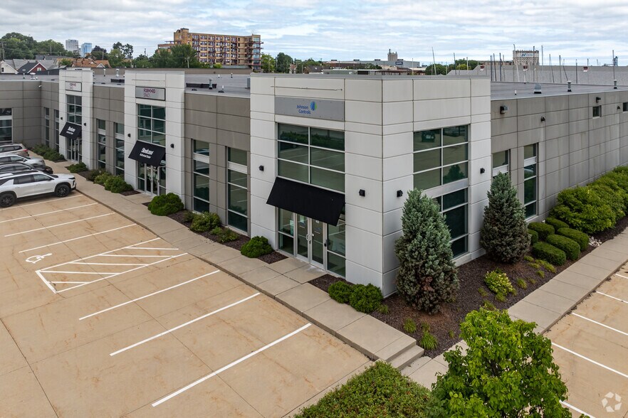 1966 S 4th St, Milwaukee, WI à vendre - Photo principale - Image 1 de 5