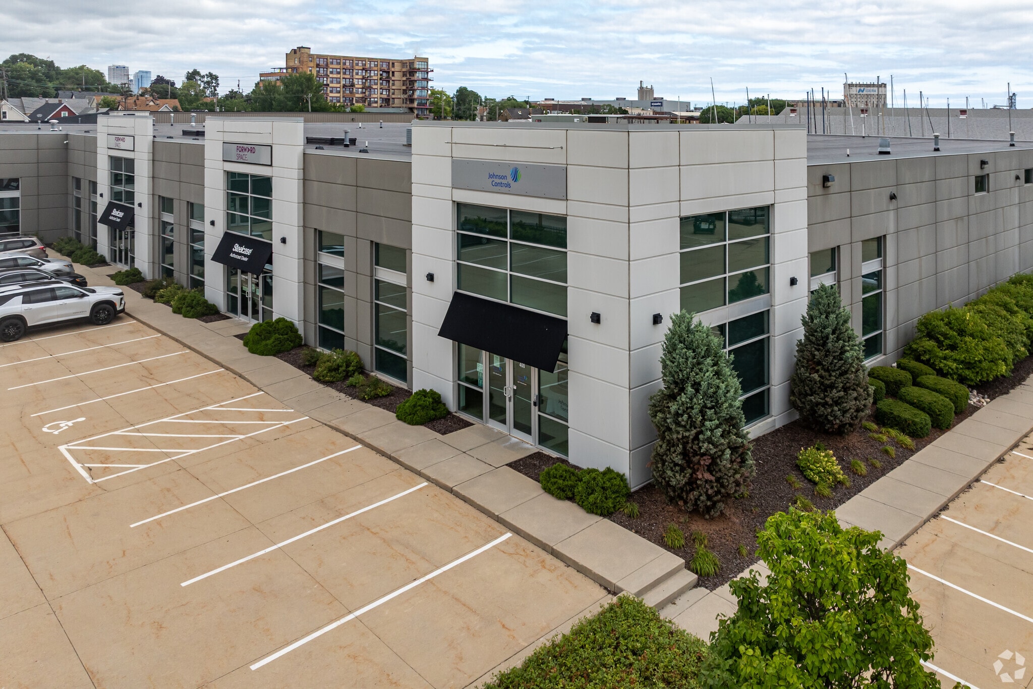 1966 S 4th St, Milwaukee, WI for sale Primary Photo- Image 1 of 6