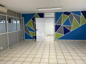 Bureau dans Évry-Courcouronnes à vendre Photo intérieure- Image 2 de 3