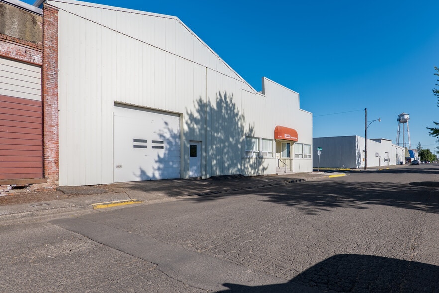 489 Front St, Junction City, OR for sale - Building Photo - Image 2 of 22