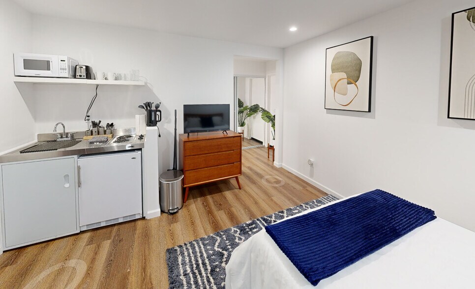1769 N Orange Dr, Los Angeles, CA à vendre - Numérisation 3D de Matterport - Image 3 de 19