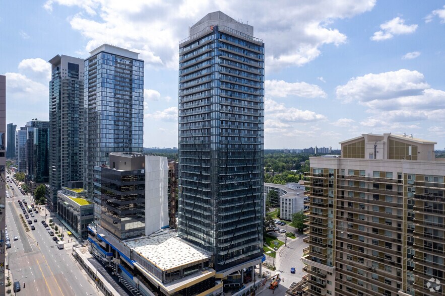5250 Yonge St, Toronto, ON à vendre - Photo du bâtiment - Image 3 de 11