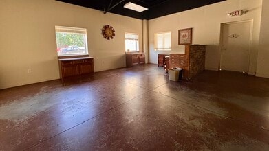 2111 US-78 E Hwy, Anniston, AL à louer Photo du bâtiment- Image 2 de 12