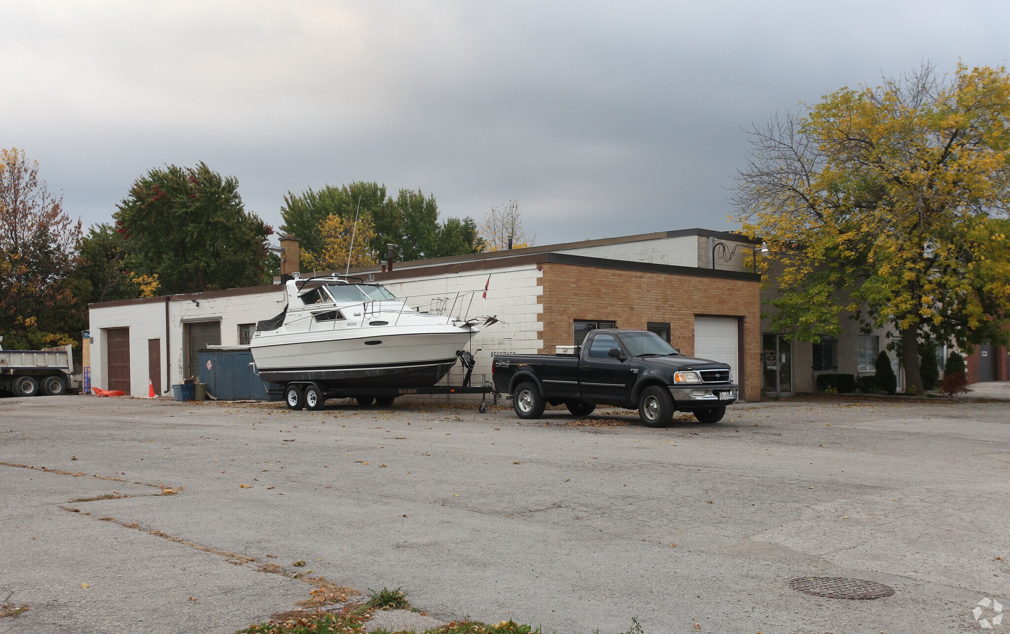 1426 Wallace Rd, Oakville, ON for sale Primary Photo- Image 1 of 1