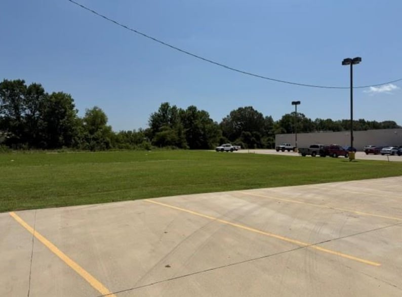 1009 N Hervey St, Hope, AR à vendre - Photo du bâtiment - Image 3 de 10