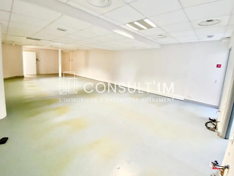 Bureau dans Boulogne-Billancourt à vendre - Photo du bâtiment - Image 3 de 9