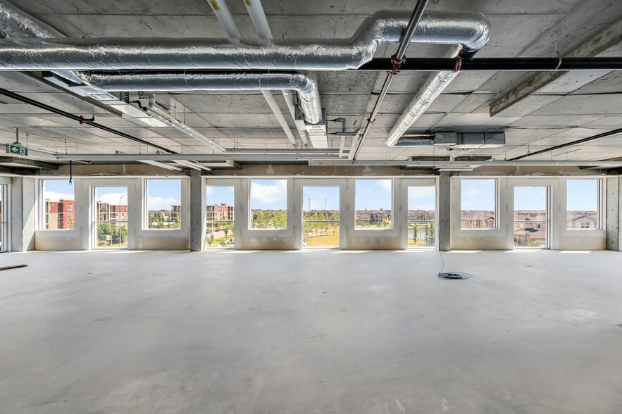 7171 80th Ave NE, Calgary, AB à louer - Photo du bâtiment - Image 2 de 26