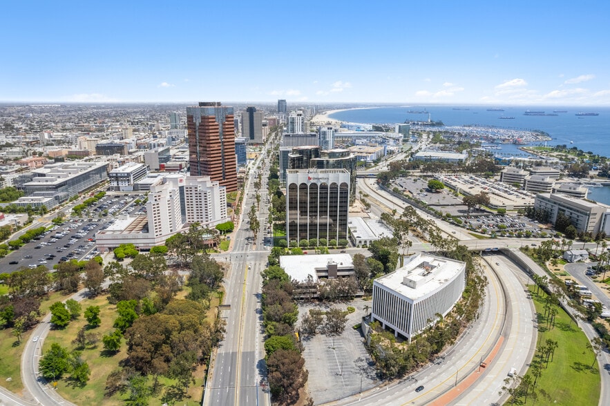 Golden Shore portfolio of 3 properties for sale on LoopNet.ca - Building Photo - Image 3 of 5