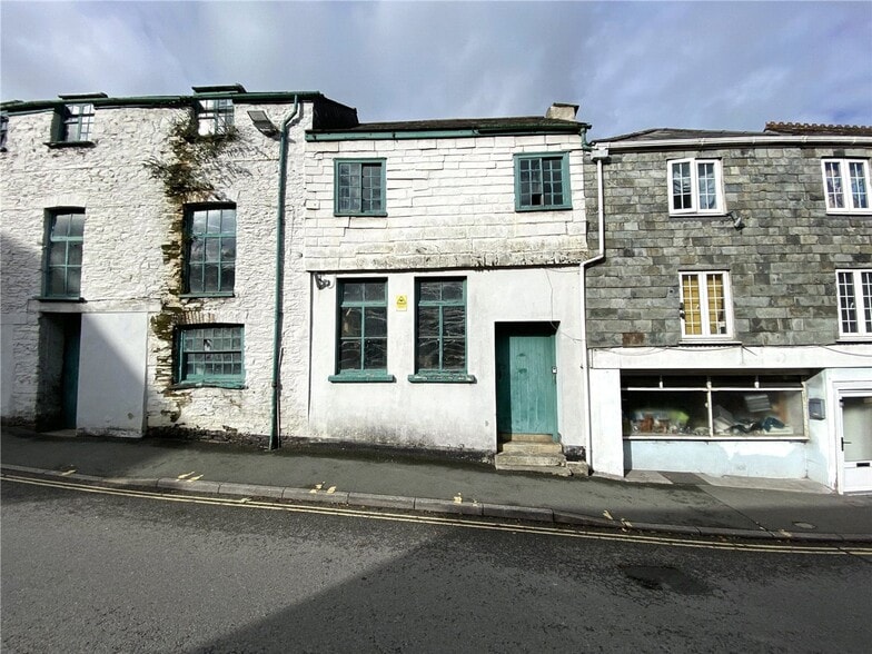 3,4 & 5 Madford Ln, Launceston for sale - Building Photo - Image 1 of 7