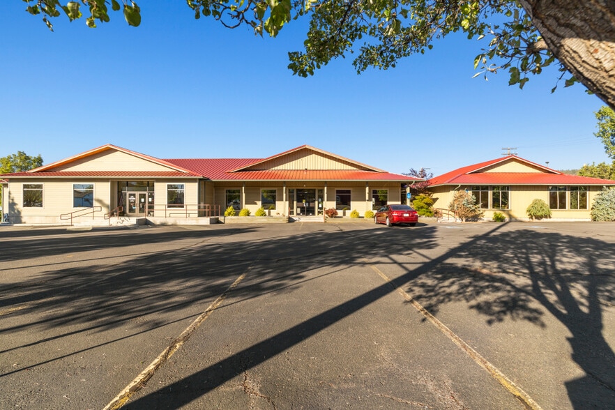 422 S 5th St, Klamath Falls, OR for sale - Building Photo - Image 1 of 52