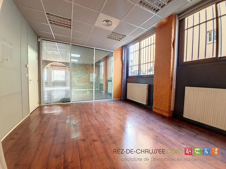 Retail in Lyon for sale - Interior Photo - Image 3 of 3