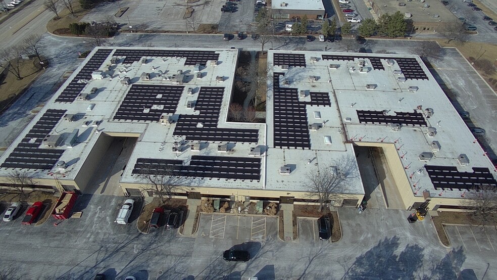 2505 S Finley Rd, Lombard, IL for sale - Building Photo - Image 3 of 37