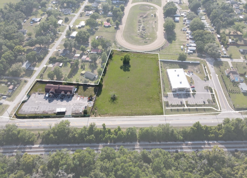 3.99 Ac Existing Building + Expansion portefeuille de 2 propriétés à vendre sur LoopNet.ca - Photo du bâtiment - Image 3 de 4