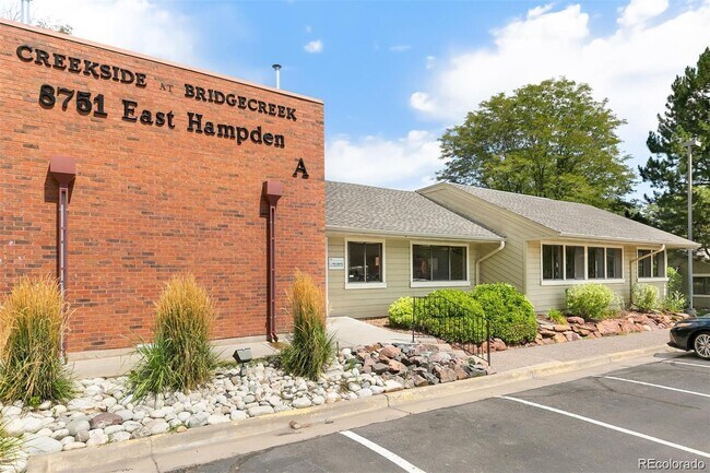 Plus de détails pour 8751 E Hampden Ave, Denver, CO - Bureau à vendre