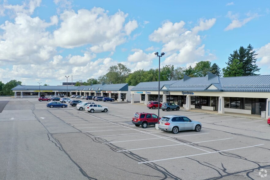 5624-5638 Peach St, Erie, PA à louer - Photo du bâtiment - Image 2 de 3