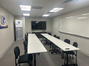 6702 Buckley Rd, Syracuse, NY à louer Photo du bâtiment- Image 2 de 8