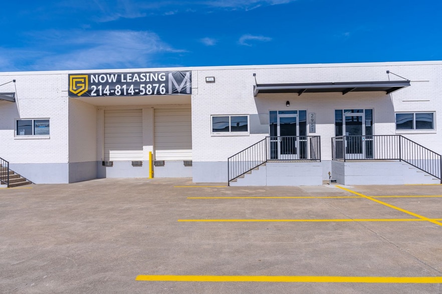 2903-2919 Ladybird Ln, Dallas, TX for lease - Building Photo - Image 1 of 15